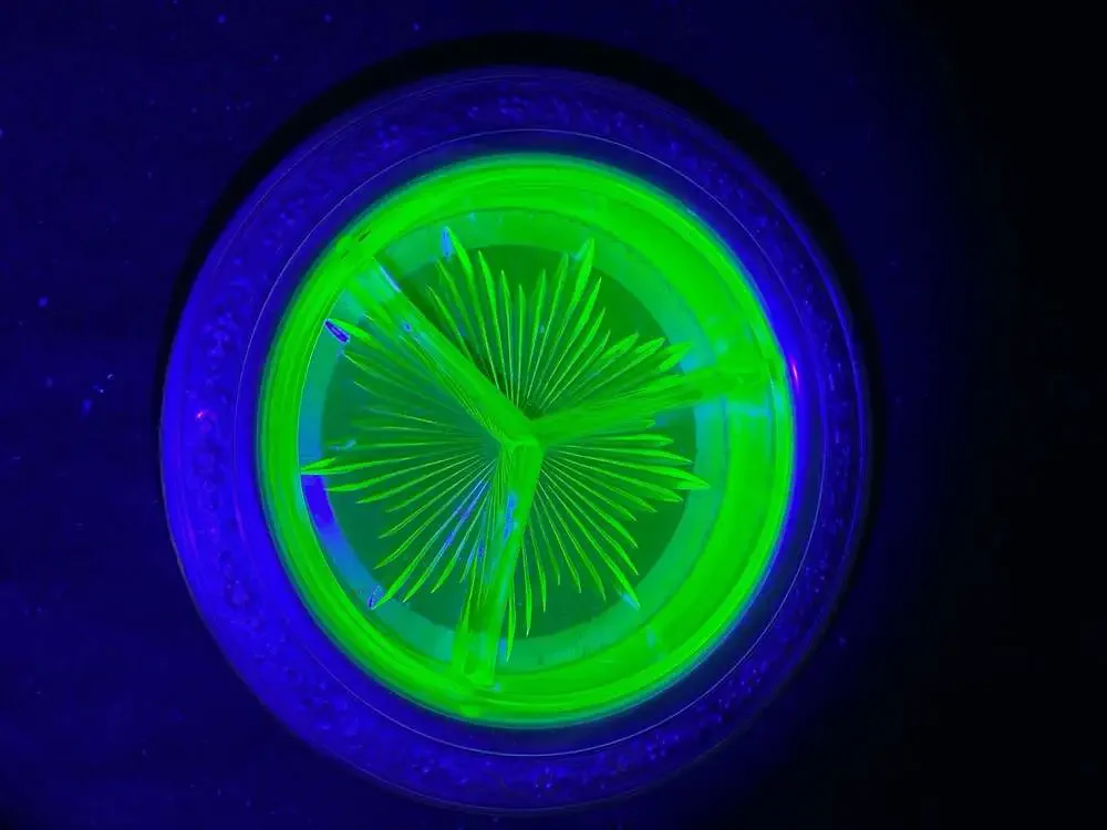 Rare Vintage 2-Piece Uranium Glass Dish with Benedict Indestructo Metal Caddy